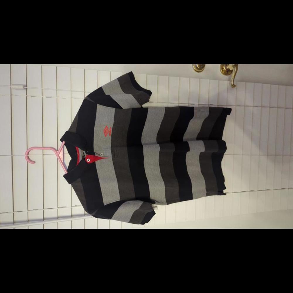 Men's Umbro Polo Black and Grey Stripe Size Small